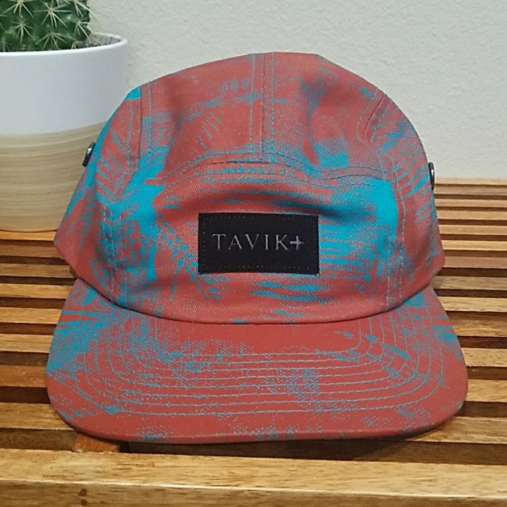 Men's strap back hat NWT